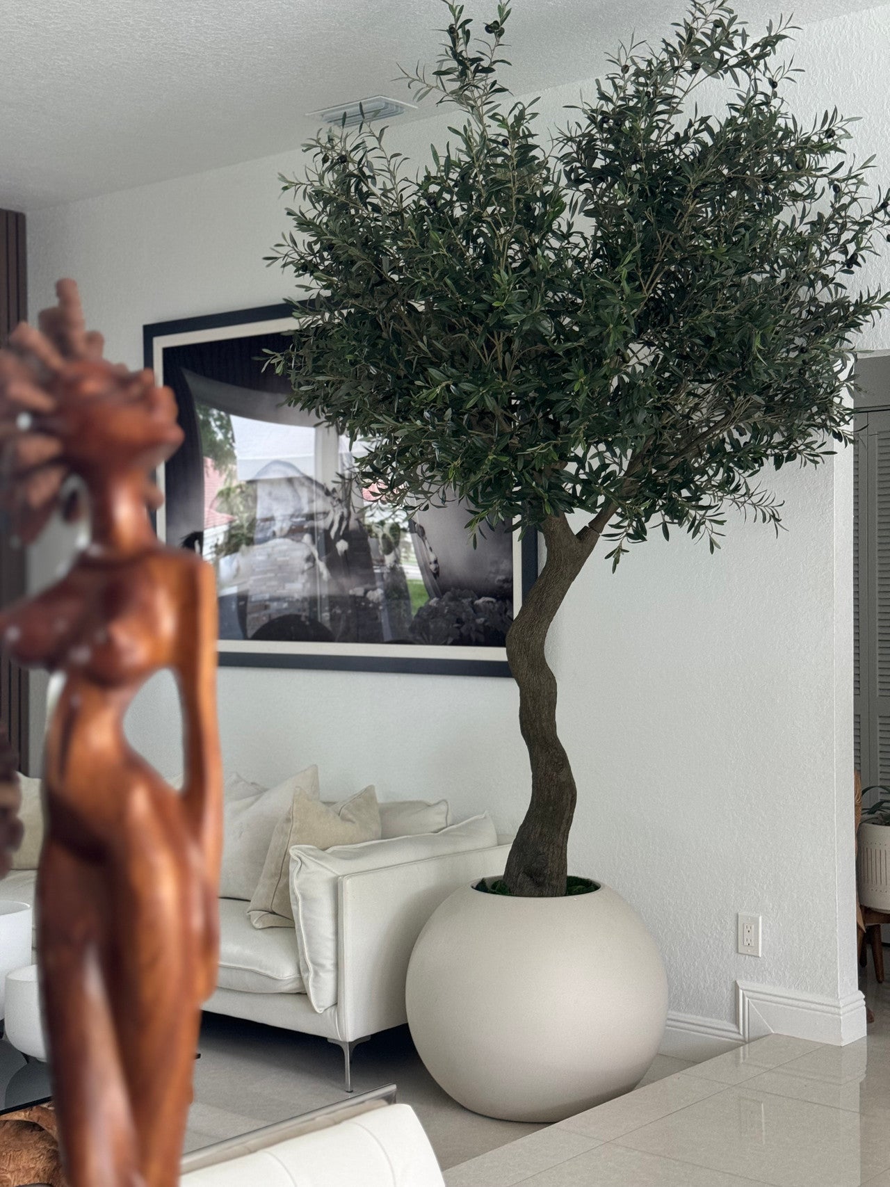 7' Olive Tree in Matte Beige 76 cm Globe Planter